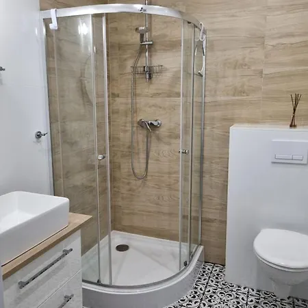 Apartament 108 *