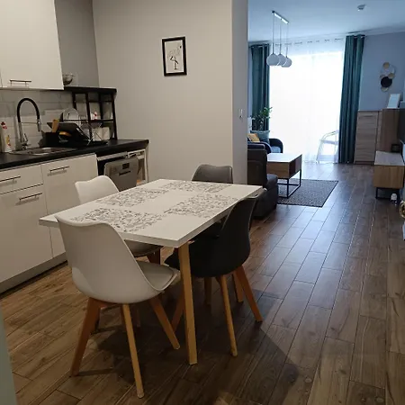 Apartman 108 *